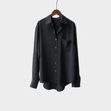 Shirt with Elegant Line and Modern Detail