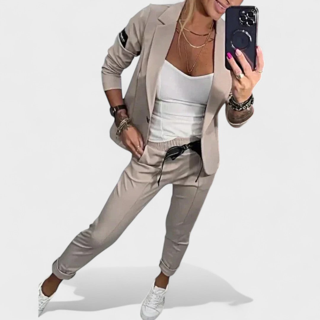 Karolina Tailored Set with Soft Blazer and Trousers