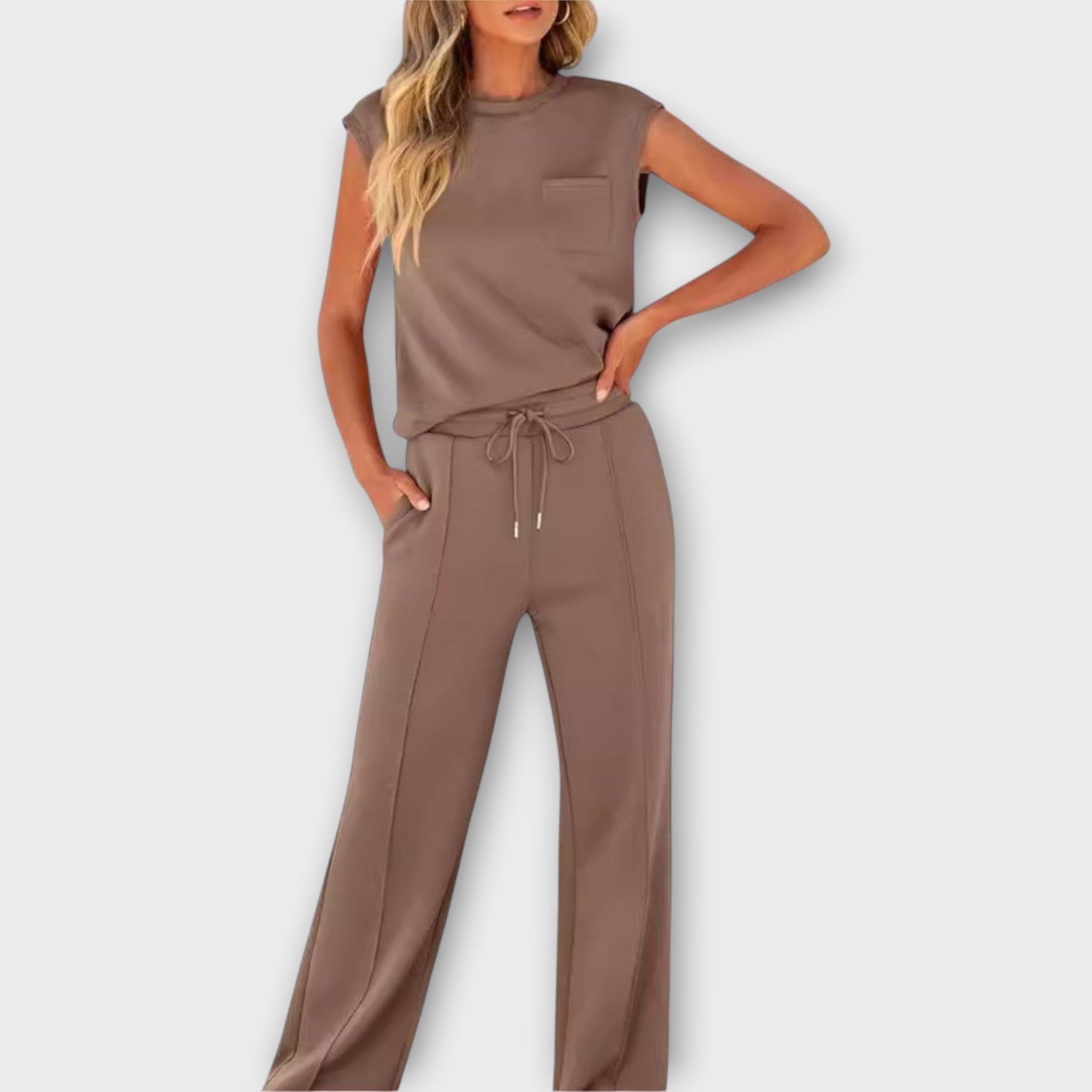Set of sleeveless tops and pants with drawstring