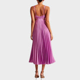 Katarina - Elegant Dress with V-Neck and Pleated Skirt