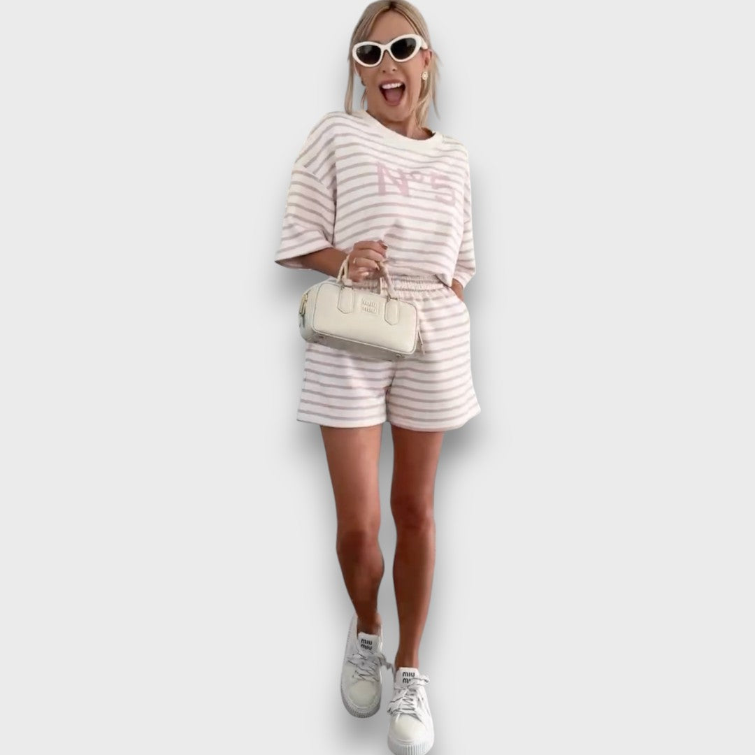 Set of T-shirt and shorts with graphic print