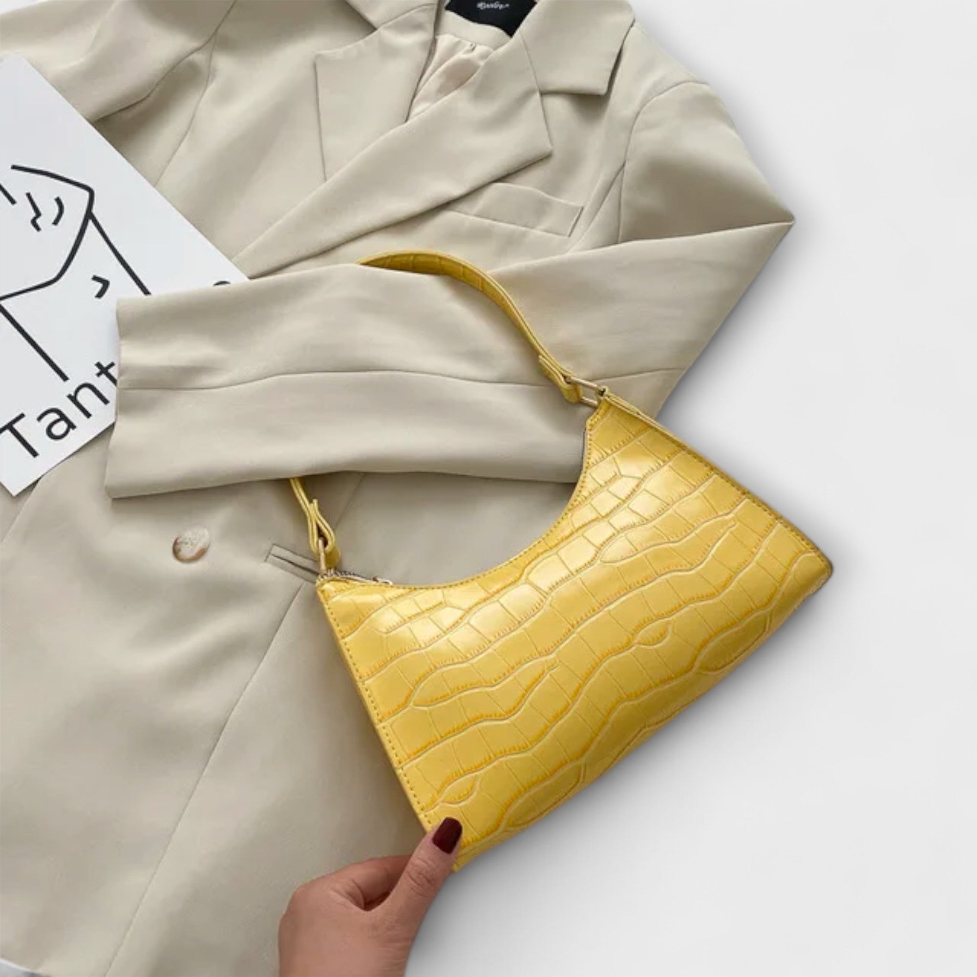 Bernarda - Elegant Leather Bag with Shine