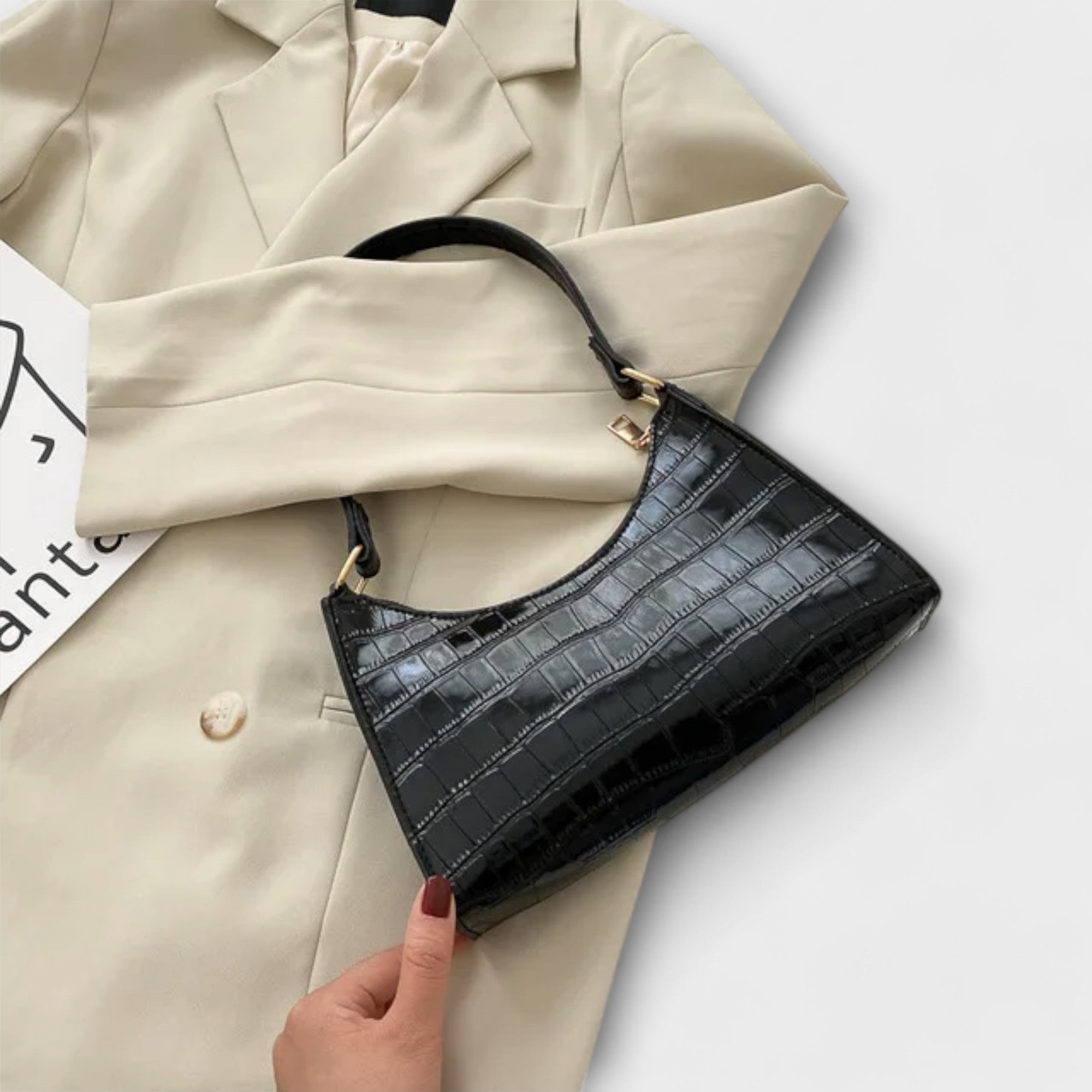 Bernarda - Elegant Leather Bag with Shine