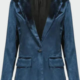 Elegant Blazer in Refined Lines