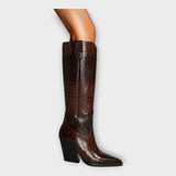 Mirjana – elegant shoes with crocodile pattern and stylized heel