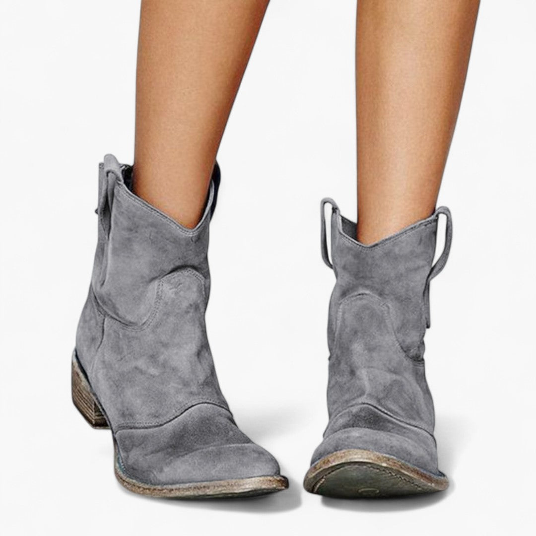 Kamilė – Timeless Boots