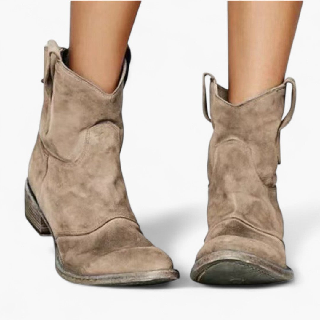 Kamilė – Timeless Boots