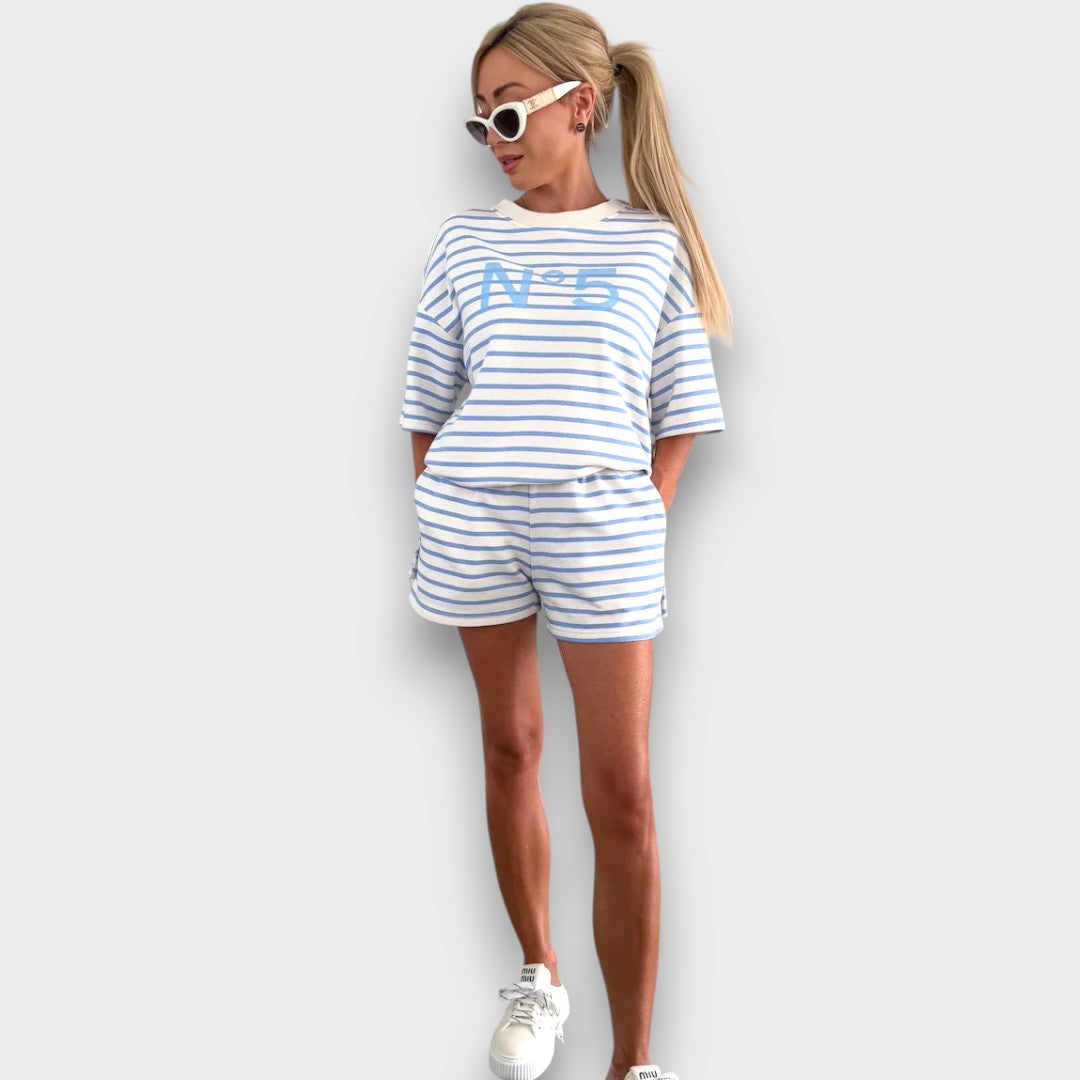 Set of T-shirt and shorts with graphic print