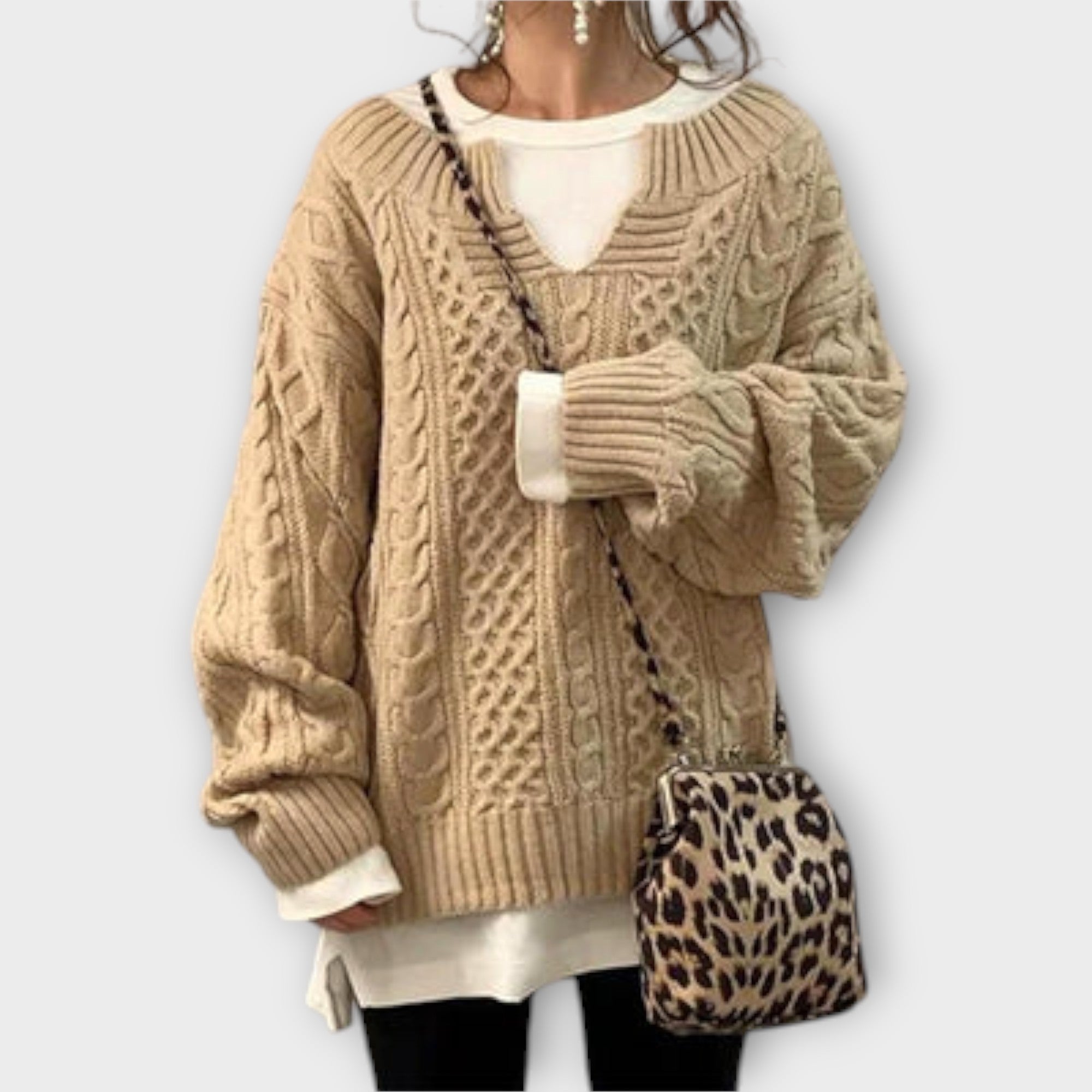 Lili - Oversized Knitted Sweater with Cable Pattern