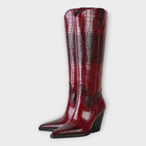 Mirjana – elegant shoes with crocodile pattern and stylized heel