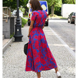 Julia – Elegant dress with V-neck and tailored cut