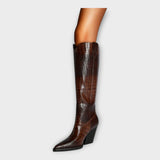 Mirjana – elegant shoes with crocodile pattern and stylized heel