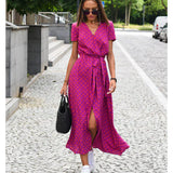 Julia – Elegant dress with V-neck and tailored cut