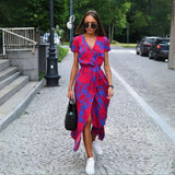 Julia – Elegant dress with V-neck and tailored cut