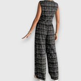 Complete Set with V-Neck and Coordinated Pants