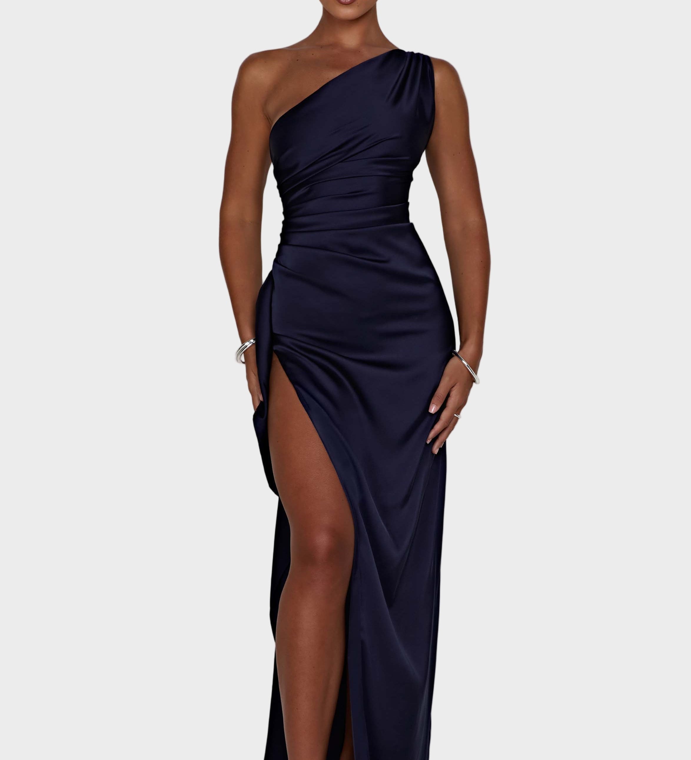 Emberly - Maxi dress with one shoulder and high slit
