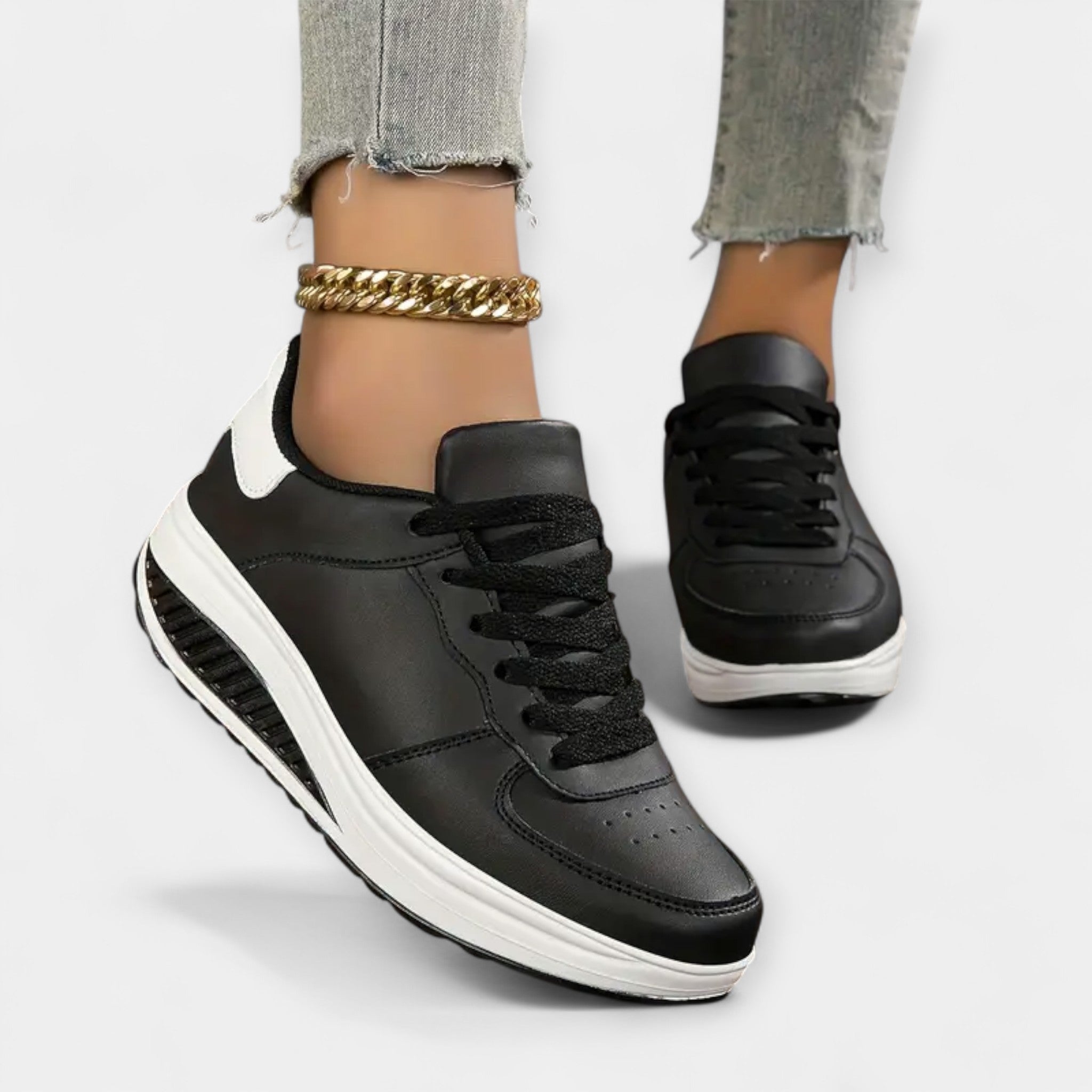 Anatomical Sneakers with Air Cushions