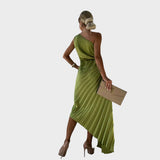 Nika - Elegant Dress with Ruffles on the Shoulders for a Chic Look
