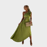 Nika - Elegant Dress with Ruffles on the Shoulders for a Chic Look