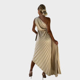 Nika - Elegant Dress with Ruffles on the Shoulders for a Chic Look
