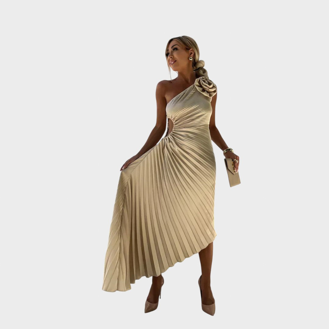Nika - Elegant Dress with Ruffles on the Shoulders for a Chic Look