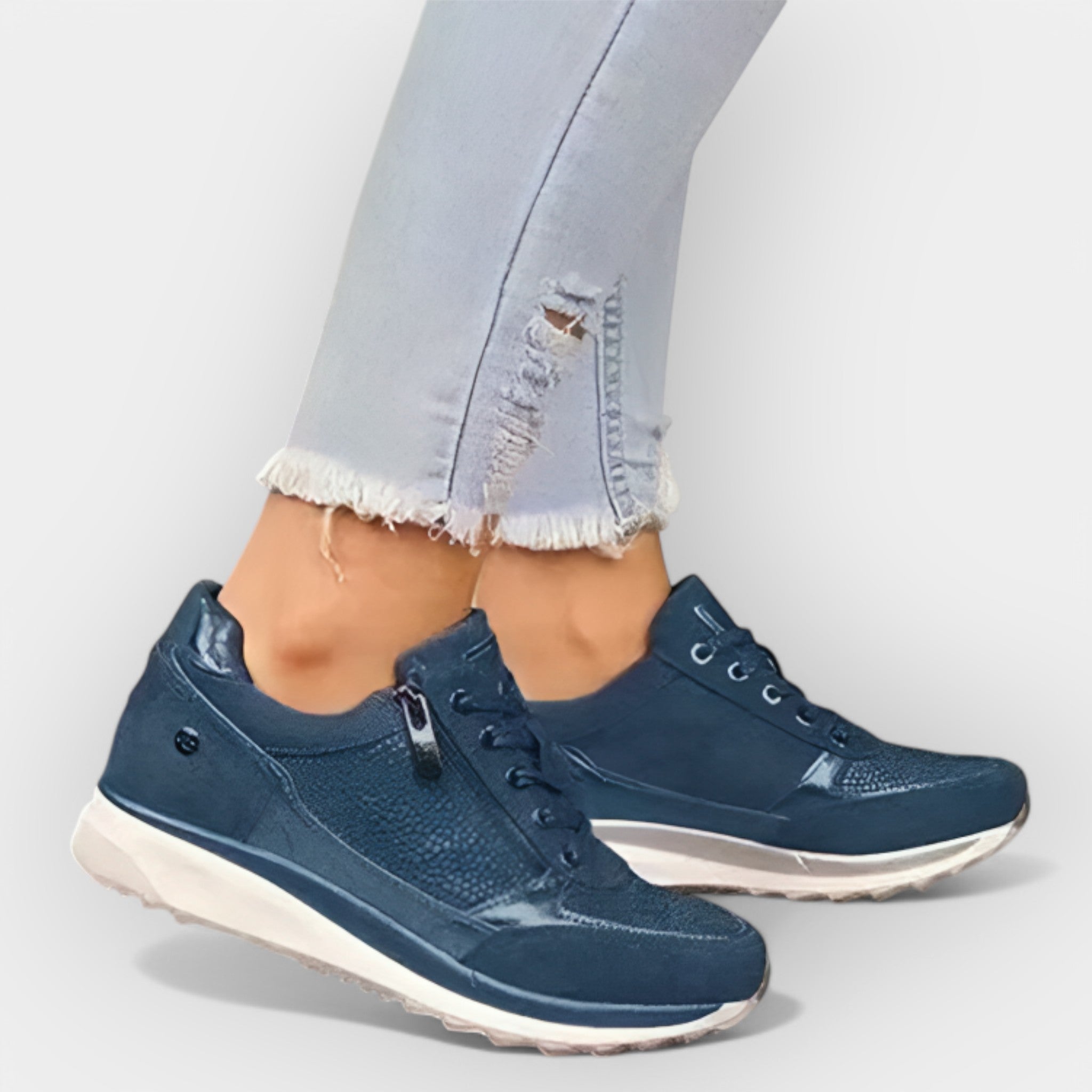 Anatomical Sneakers with Zipper Closure