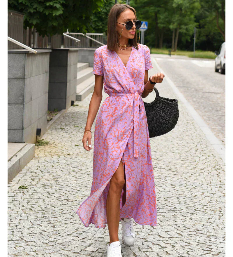 Julia – Elegant dress with V-neck and tailored cut