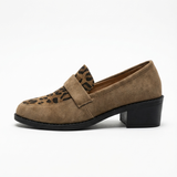 Elegant women's shoes with leopard print